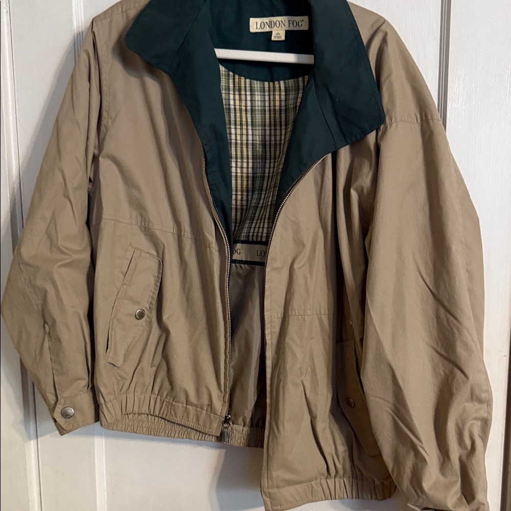 London Fog Men's Beige and Green London Fog Vintage Jacket. Great condition.